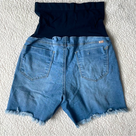 1822 Denim Maternity Shorts - Picture 2 of 3